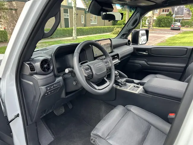 Toyota Land Cruiser 2.8 D-4D President 2025 Diesel 9