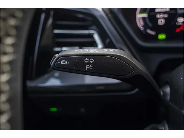Audi Q4 e-tron 35 S edition 55 kWh 2022 Elektrisch 37