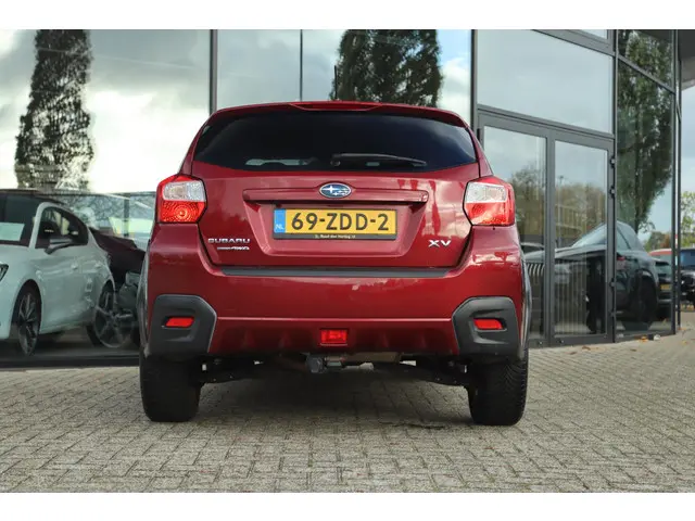 Subaru XV 2.0I LUXURY PLUS AWD AUT. 2012 Benzine 8