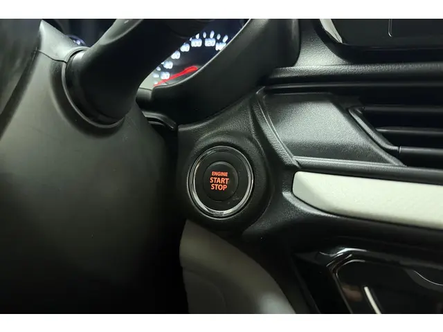 Suzuki Swift 1.2 Select Smart Hybrid 2025 Benzine 25