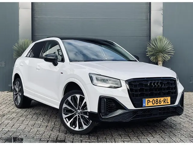 Audi Q2 35 TFSI Pano Automaat s-Line Led 2022 Benzine