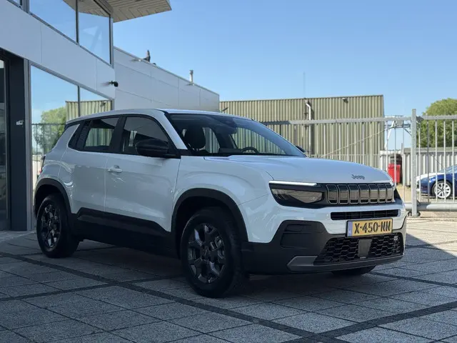 Jeep Avenger Longitude 54 kWh Aut. 2024 Elektrisch 6