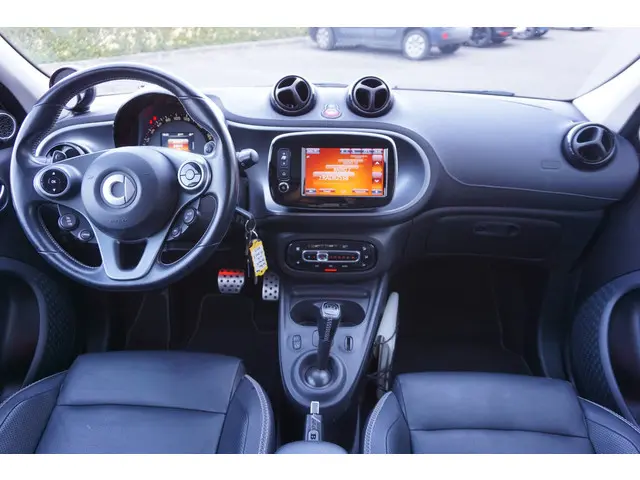 Smart Forfour 1.0 T BRABUS AUTOMAAT 2017 Benzine 10
