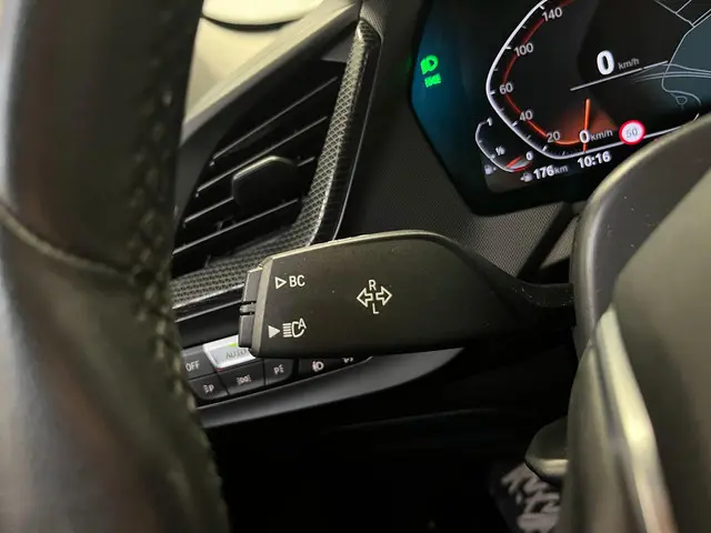 BMW 1 Serie 118i Sport Line 2020 Benzine 35