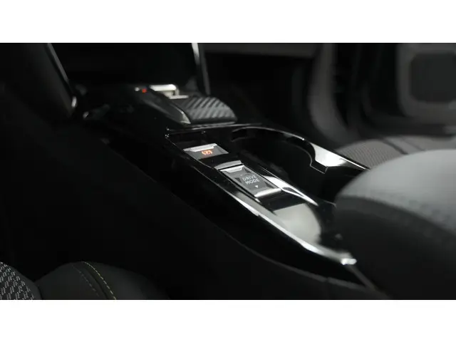 Peugeot 2008 PureTech 130 EAT8 GT 2024 Benzine 46