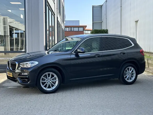 BMW X3 xDrive20i High Executive 2018 Benzine 17