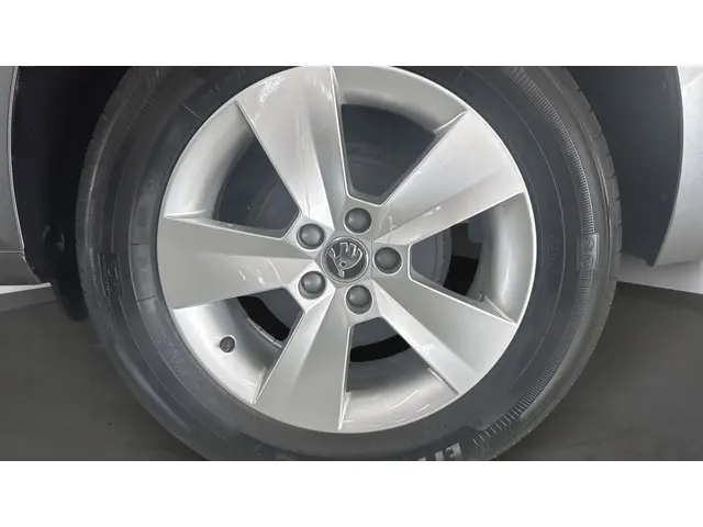Škoda Kamiq 1.0 TSI Sport Business 2023 Benzine 13