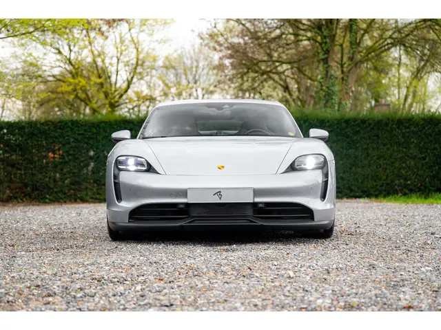 Porsche Taycan Performance 2021 Elektrisch 29