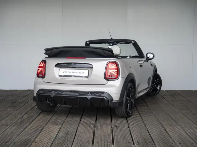 MINI Cooper Cabrio Aut. 2023 Benzine 2