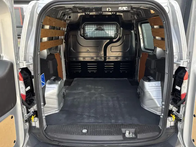 Ford Transit Courier 1.0 Trend 2019 Benzine 24