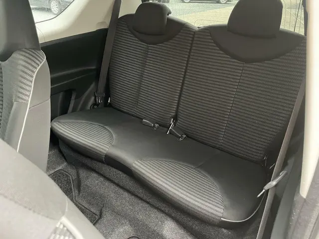 Peugeot 107 1.0 Active 2013 Benzine 8