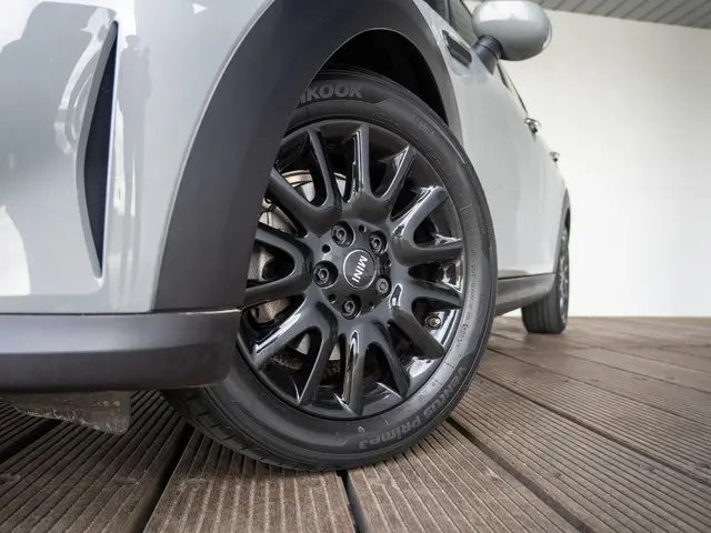 MINI 5-Deurs One 2022 Benzine 14