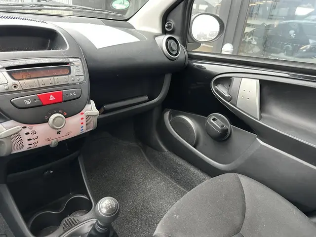 Toyota Aygo 1.0 VVT-i Comfort 2013 Benzine 16