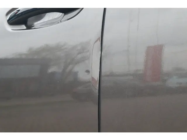 Citroën C4 Picasso 1.2 PureTech Intensive 2016 Benzine 36
