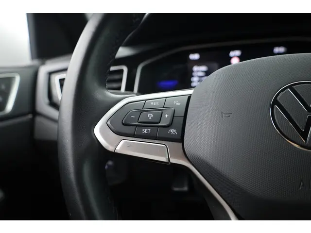 Volkswagen Polo 1.0 TSI R-Line DSG 2023 Benzine 12