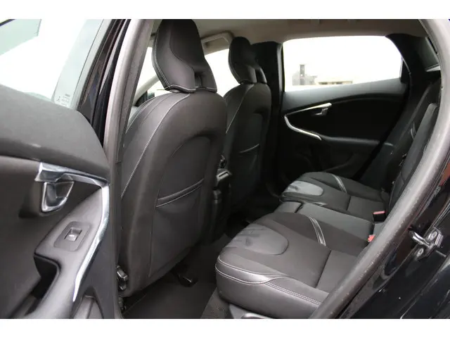 Volvo V40 1.6 D2 Momentum | 2013 | 2013 Diesel 8