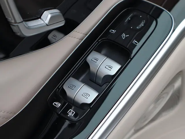 Mercedes-Benz S-Klasse 680 4MATIC Maybach 2023 Benzine 15