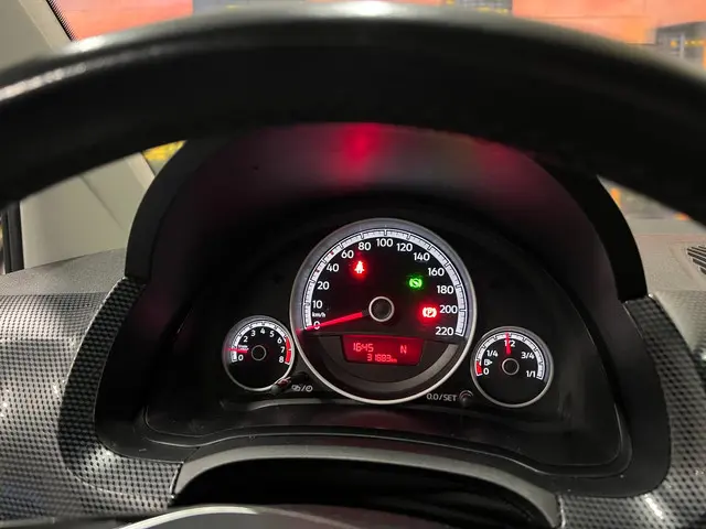 Volkswagen up! 1.0 BMT high up! Semi-Automaat! 2018 Benzine 9