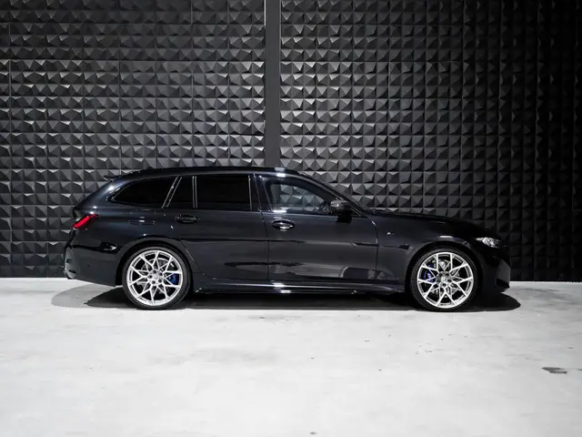BMW 3 Serie Touring 330e 2022 Hybride Benzine 3