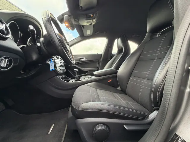 Mercedes-Benz CLA 180 Ambition 2013 Benzine 16