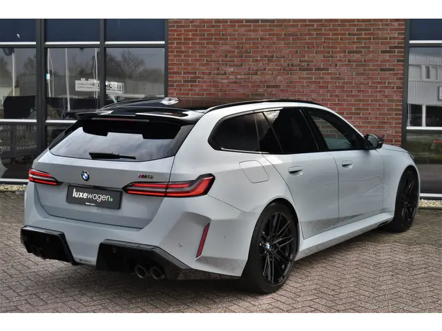 BMW M5 5-serie Touring 2025 Hybride Benzine 32