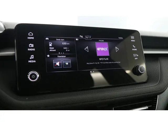 Škoda Fabia 1.0 TSI 95pk Selection 2024 Benzine 27