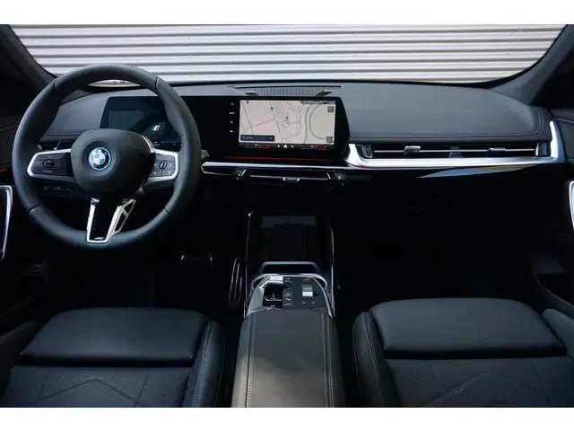 BMW iX1 xDrive30 2025 Elektrisch 9
