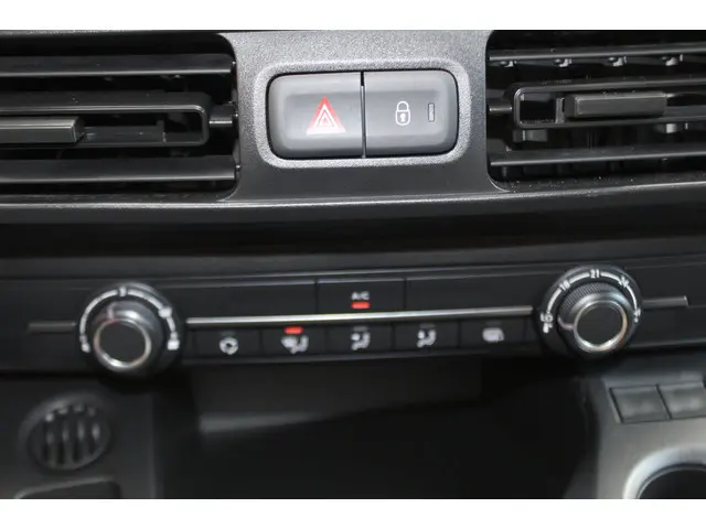 Opel Combo 1.2 PureTech 110 S&S L1 Geen BTW !! 2024 Benzine 30