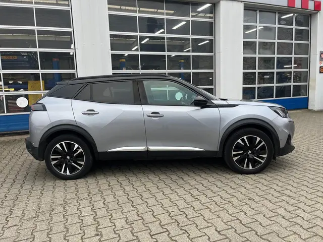 Peugeot e-2008 EV GT 50 kWh 2020 Elektrisch 9