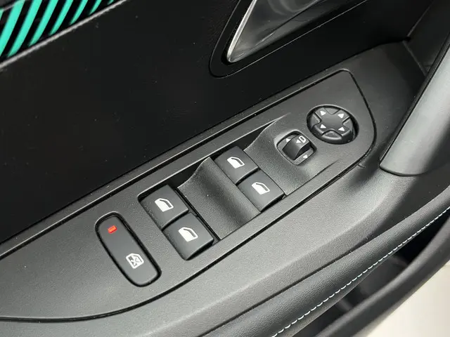 Peugeot e-2008 EV Allure Pack 50 kWh 2021 Elektrisch 26