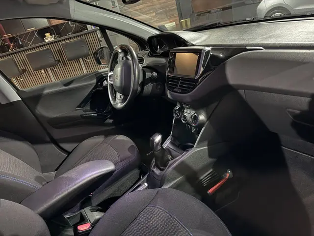 Peugeot 208 1.2 PureTech | Signature |NAP | 2019 Benzine 17