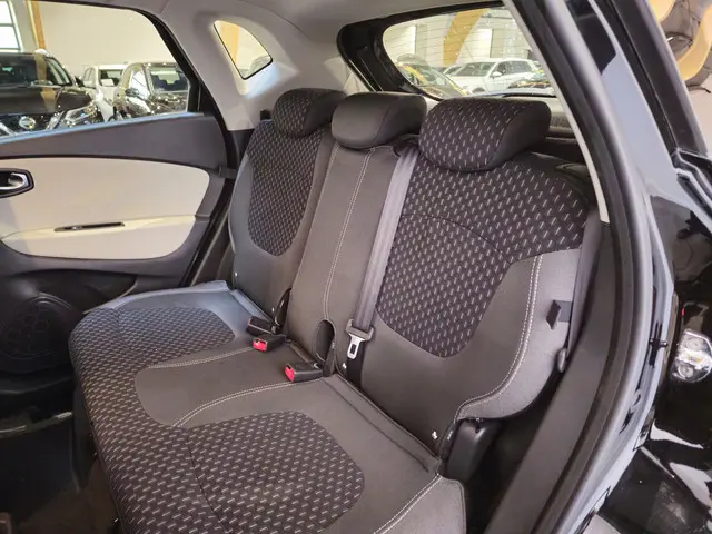 Renault Captur 0.9 TCe Intens Two-Tone 2018 Benzine 16