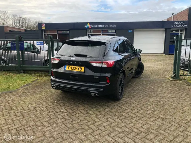 Ford Kuga 2.5 PHEV ST-Line 2023 Hybride Benzine 3
