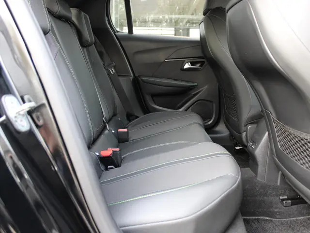 Peugeot 208 Hybrid 136 e-DCS6 GT 2024 Hybride Benzine 14