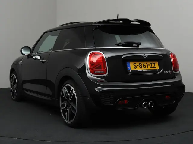 MINI Cooper S 2.0 2018 Benzine 32