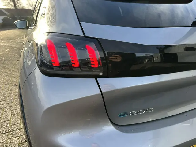 Peugeot e-208 EV GT Pack 136 PK 2022 Elektrisch 50