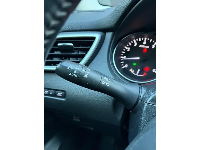 Nissan QASHQAI 1.2 N-Connecta Panorama 2017 Benzine 55