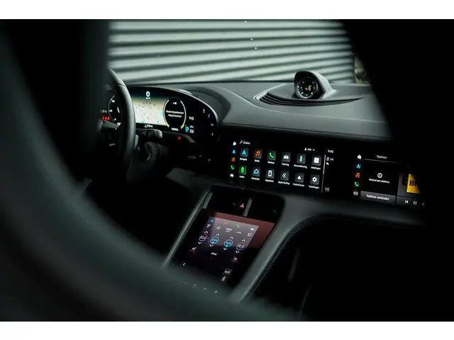 Porsche Taycan Cross Turismo 4 93 kWh 2021 Elektrisch 47