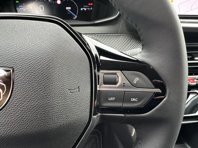 Peugeot 208 1.2 Turbo 100 PK Allure 2025 Benzine 41