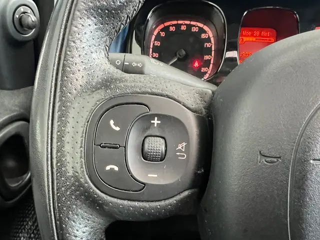 Fiat Panda 0.9 TwinAir Lounge panorama dak 2012 Benzine 7