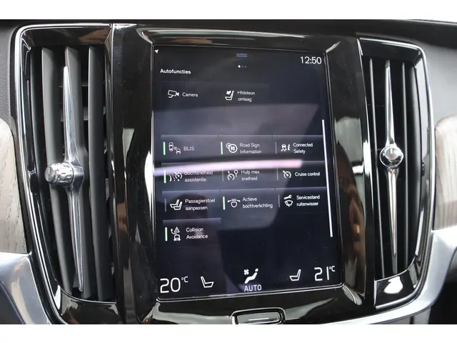 Volvo V90 2.0 T6 AWD Inscription 2021 Hybride Benzine 31