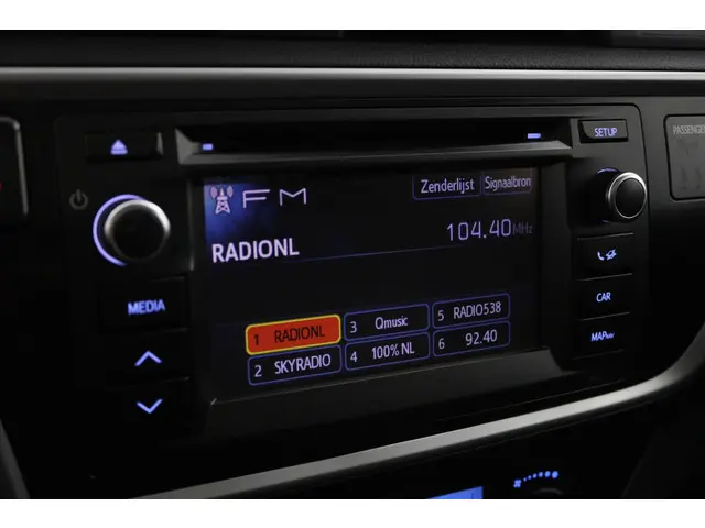 Toyota Auris 1.8 Hybrid Lease 2013 Hybride Benzine 8