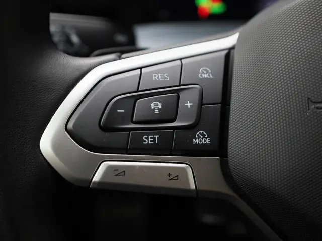 Volkswagen Golf 1.5eTSI/150PK Goal DSG 2024 Benzine 8