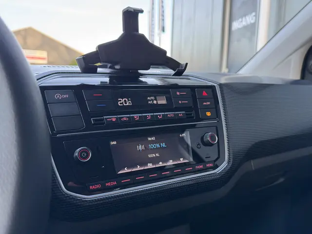 Volkswagen up! 1.0 BMT 60pk move up! 2021 Benzine 9