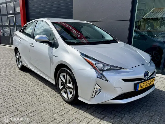 Toyota Prius 1.8 Dynamic 2017 Hybride Benzine 4