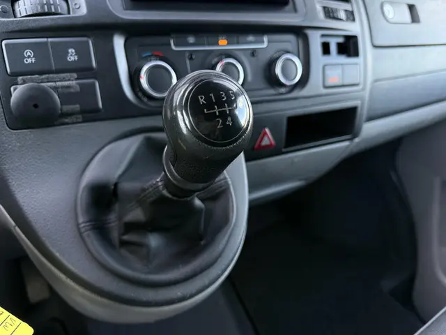 Volkswagen Transporter 2.0 TDI L1H1 2014 Diesel 21