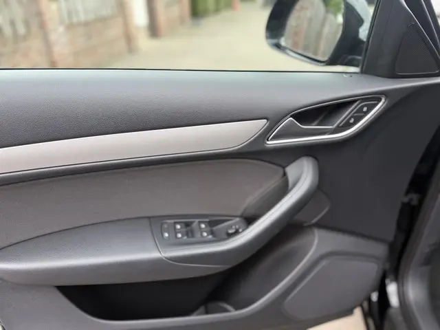 Audi Q3 2.0 TFSI quattro 2012 Benzine 16