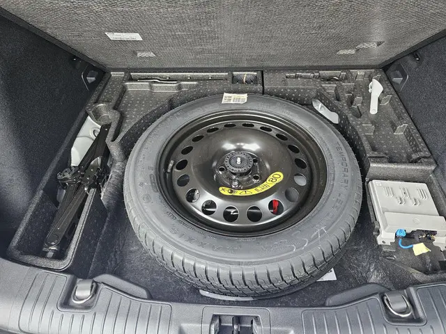 Ford Kuga 2.5 FHEV ST-Line X 2024 Hybride Benzine 12