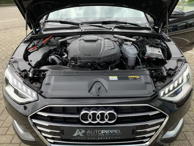 Audi A4 Avant 40 TFSI Business Edition 2020 Benzine 44