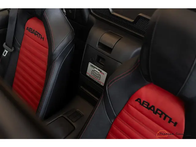 Fiat 124 Spider 1.4 MultiAir Turbo Abarth 2018 Benzine 31